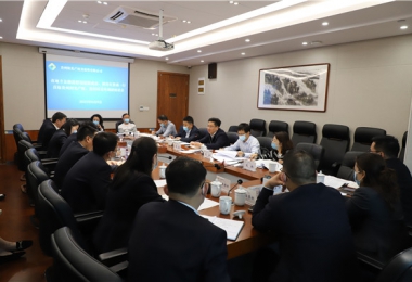 貴州省地方金融監督管理局黨組成員、副局長(cháng)郭盛一行到貴州陽(yáng)光產(chǎn)權、貴州環(huán)交所調研座談并宣講貴州省第十三次黨代會(huì )精神