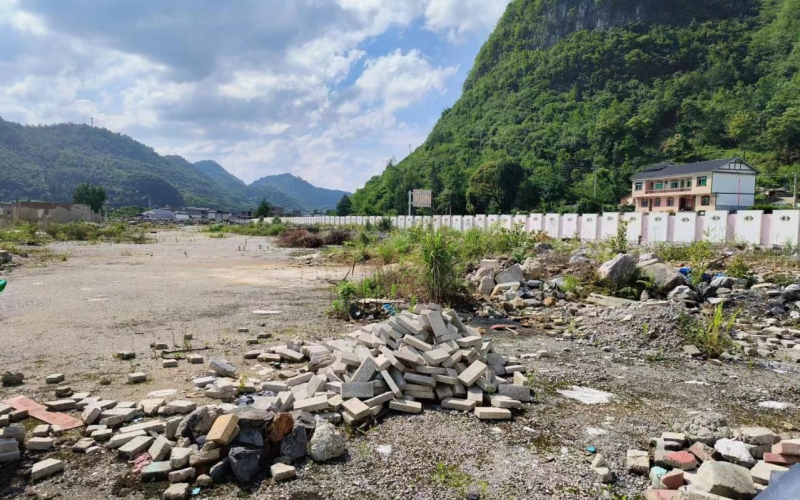 長(cháng)順北收費站閑置土地