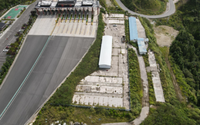 西江收費站旁土地處置