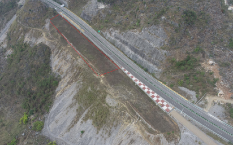 惠興高速壩橋村停車(chē)區