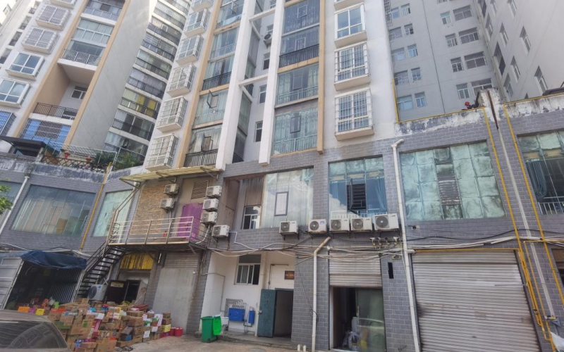 貴州省機關(guān)事務(wù)管理局國有資產(chǎn)管理服務(wù)中心安順市平壩區夏云鎮紫金名門(mén)4幢4單元9層1號房屋招租