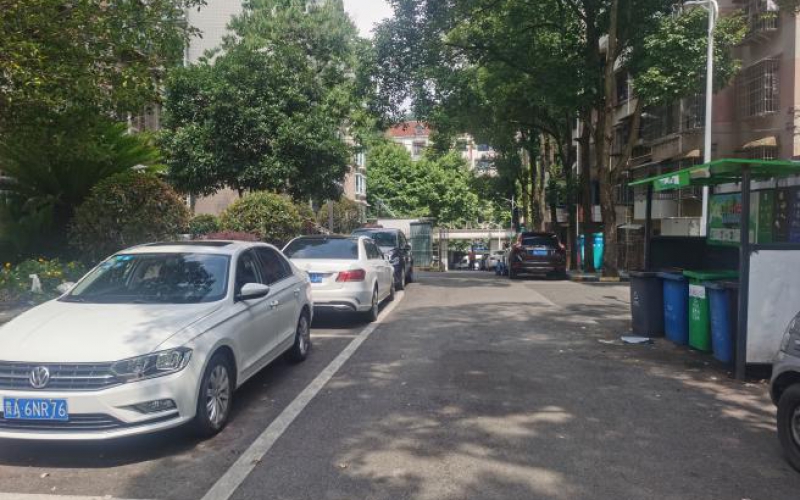 花溪區霞暉路靜暉街J-09號轉讓?zhuān)ǔ钟蟹剑嘿F州省機關(guān)事務(wù)管理局國有資產(chǎn)管理服務(wù)中心）