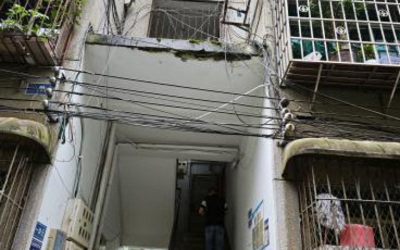 云巖區寶山北路180號兩處資產(chǎn)轉讓?zhuān)ǔ钟蟹剑嘿F州省機關(guān)事務(wù)管理局國有資產(chǎn)管理服務(wù)中心）