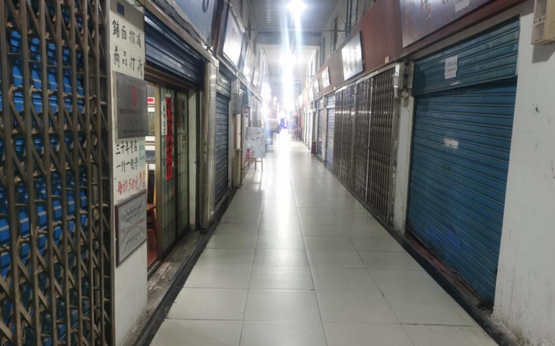 環(huán)城東路萬(wàn)東商貿城丙一排04號、05號門(mén)面轉讓?zhuān)ǔ钟蟹剑嘿F州省機關(guān)事務(wù)管理局國有資產(chǎn)管理服務(wù)中心）(二次掛牌)